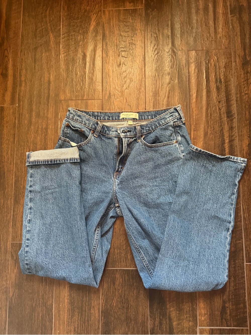 Abercrombie 90s Straight Mid Rise